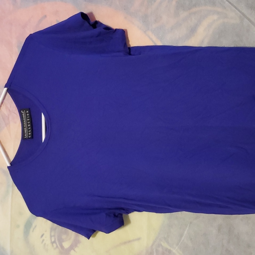 Woman's M tee shirt